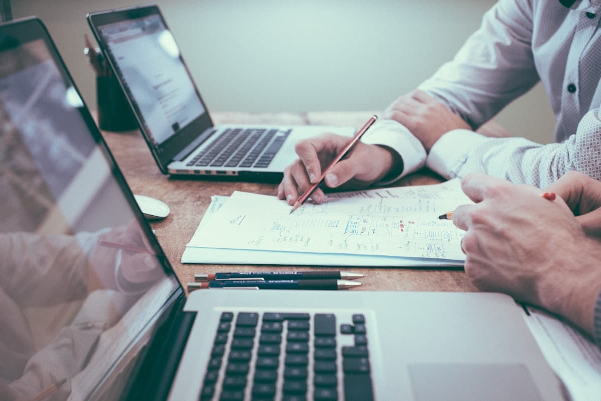Strategic campaign planning and performance review workflow